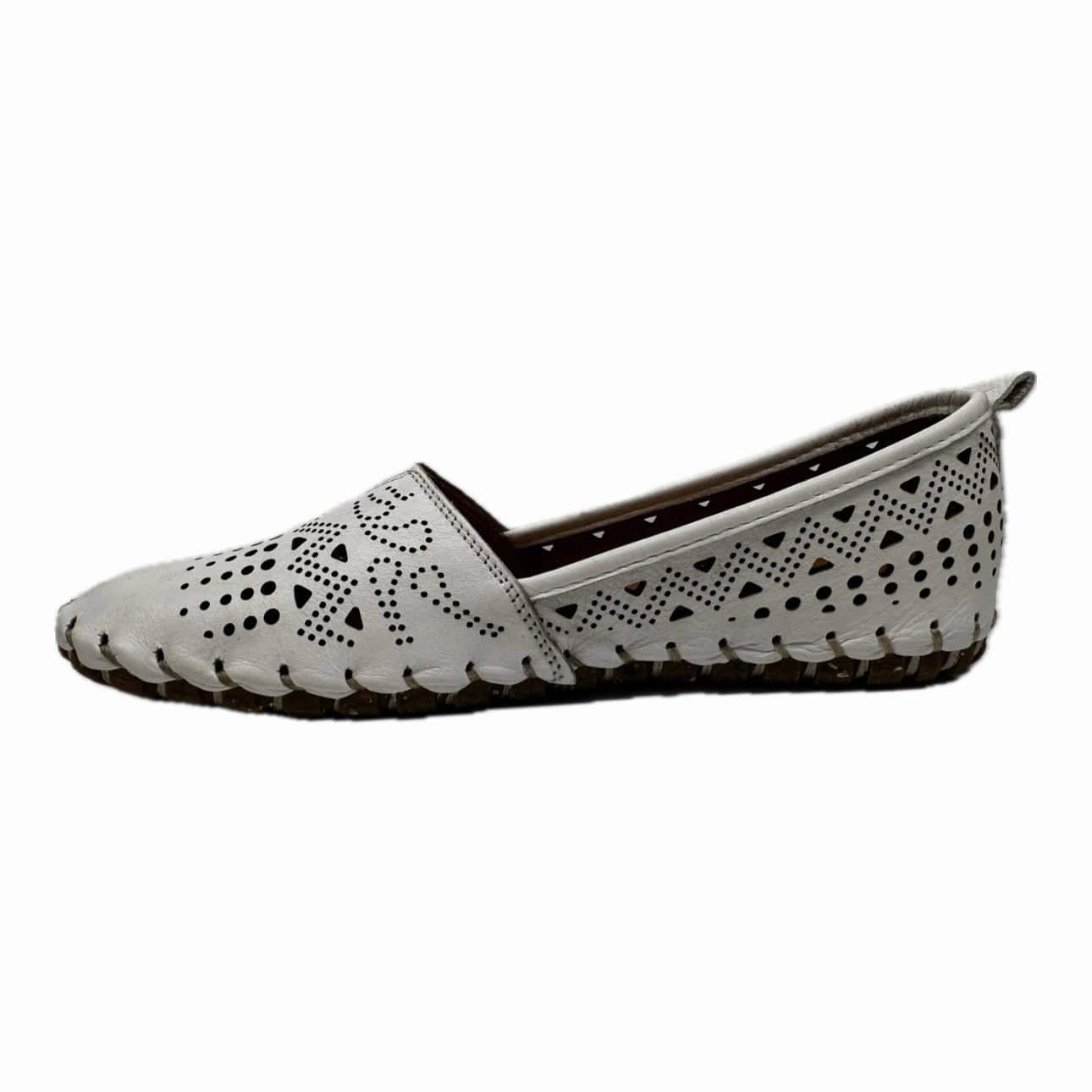Everly Women's Luna 03 Slip Ons- White - Image 2