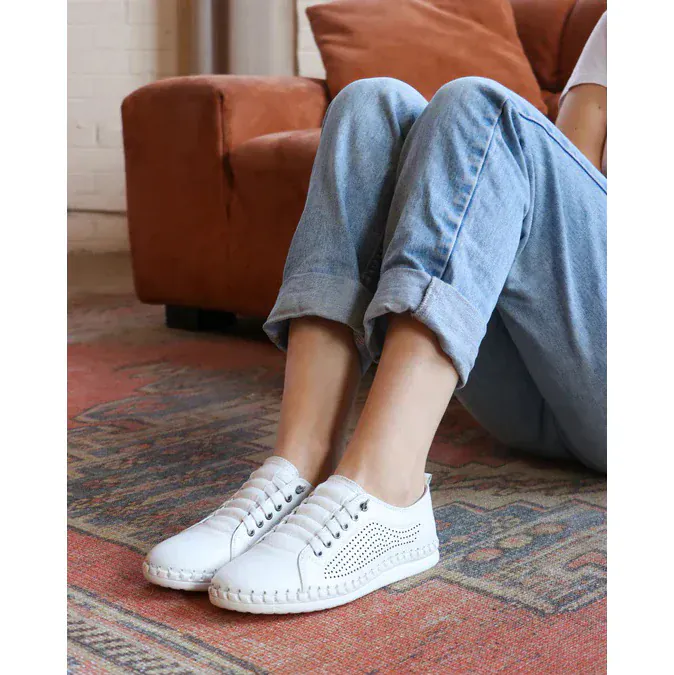 Everly Women's Leora 01 Perf Sneakers- White - Image 6