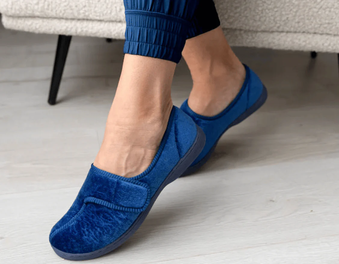 Foamtreads Women's Jewel 2 Slippers- Navy - Image 5