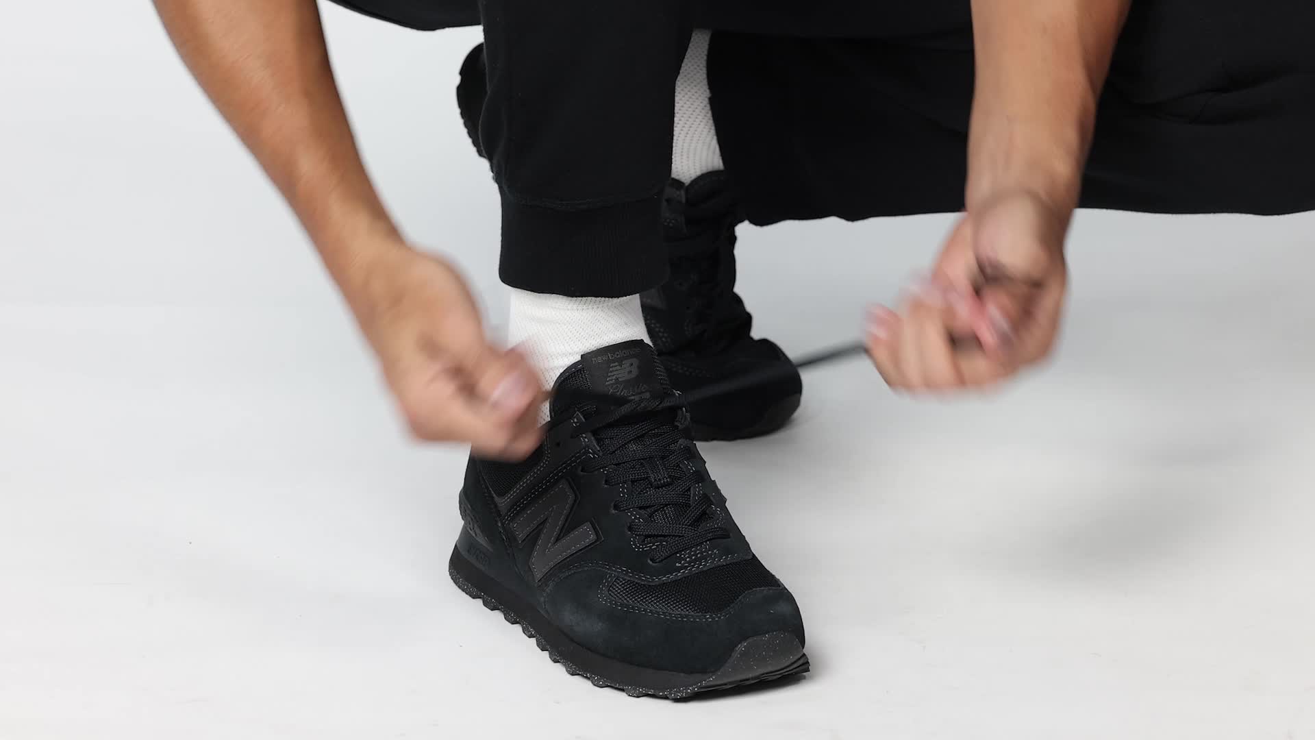New Balance Men's 574 Classic Sneakers- All Black - Image 7