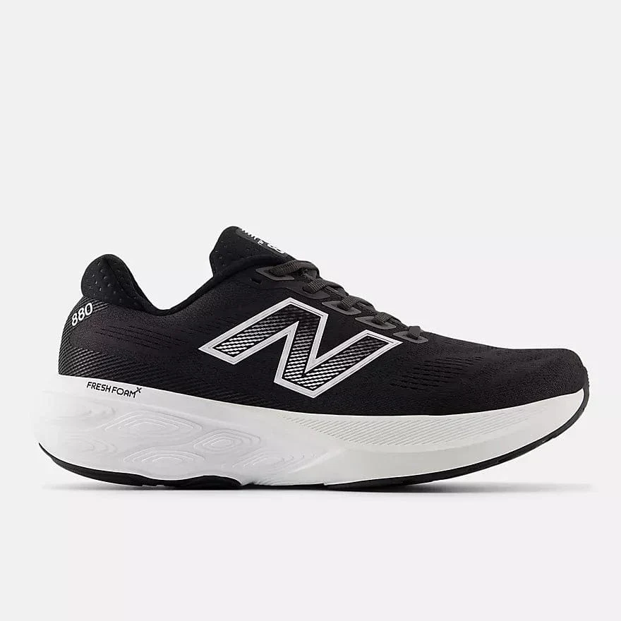 New Balance Men's 880v15 Running Shoes- Black/ White